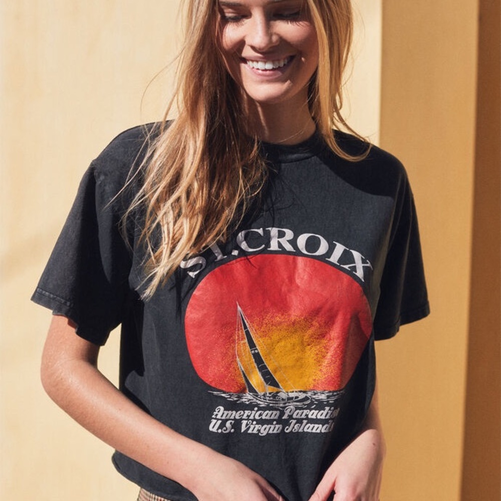 Brandy Melville cropped St croix top